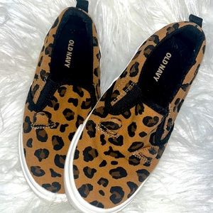 Leopard print slip on sneakers - girls size 1O 🖤